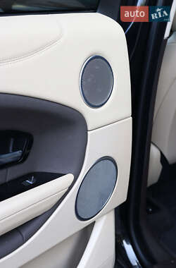 Внедорожник / Кроссовер Land Rover Range Rover Evoque 2015 в 