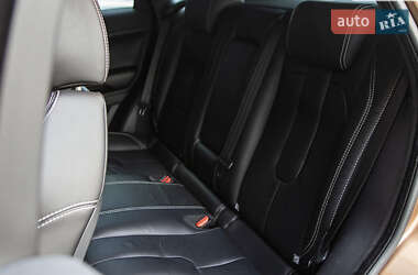 Внедорожник / Кроссовер Land Rover Range Rover Evoque 2014 в 