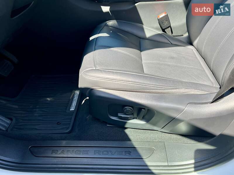 Внедорожник / Кроссовер Land Rover Range Rover Evoque 2024 в Киеве фото 24 Внедорожник / Кроссовер Land Rover Range Rover Evoque 2024 в Киеве