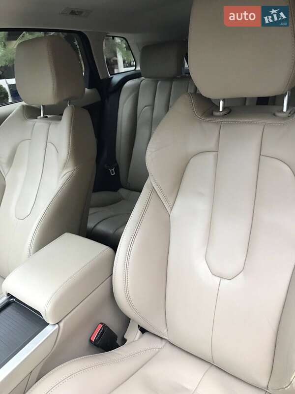 Внедорожник / Кроссовер Land Rover Range Rover Evoque 2014 в Дубно