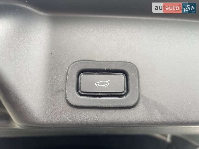 Внедорожник / Кроссовер Land Rover Range Rover Evoque 2019 в Хусте