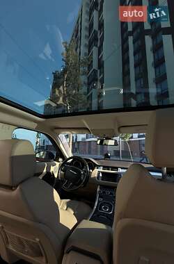 Внедорожник / Кроссовер Land Rover Range Rover Evoque 2015 в 