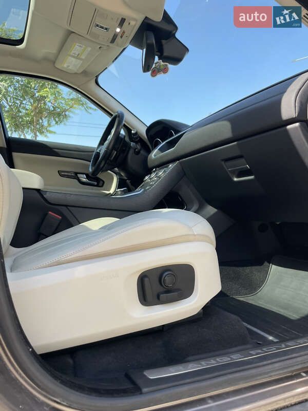 Внедорожник / Кроссовер Land Rover Range Rover Evoque 2017 в Ивано-Франковске