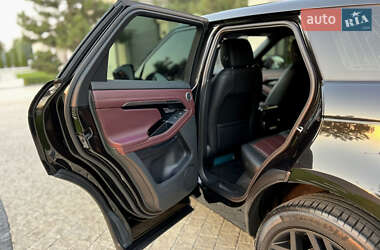 Внедорожник / Кроссовер Land Rover Range Rover Evoque 2019 в 