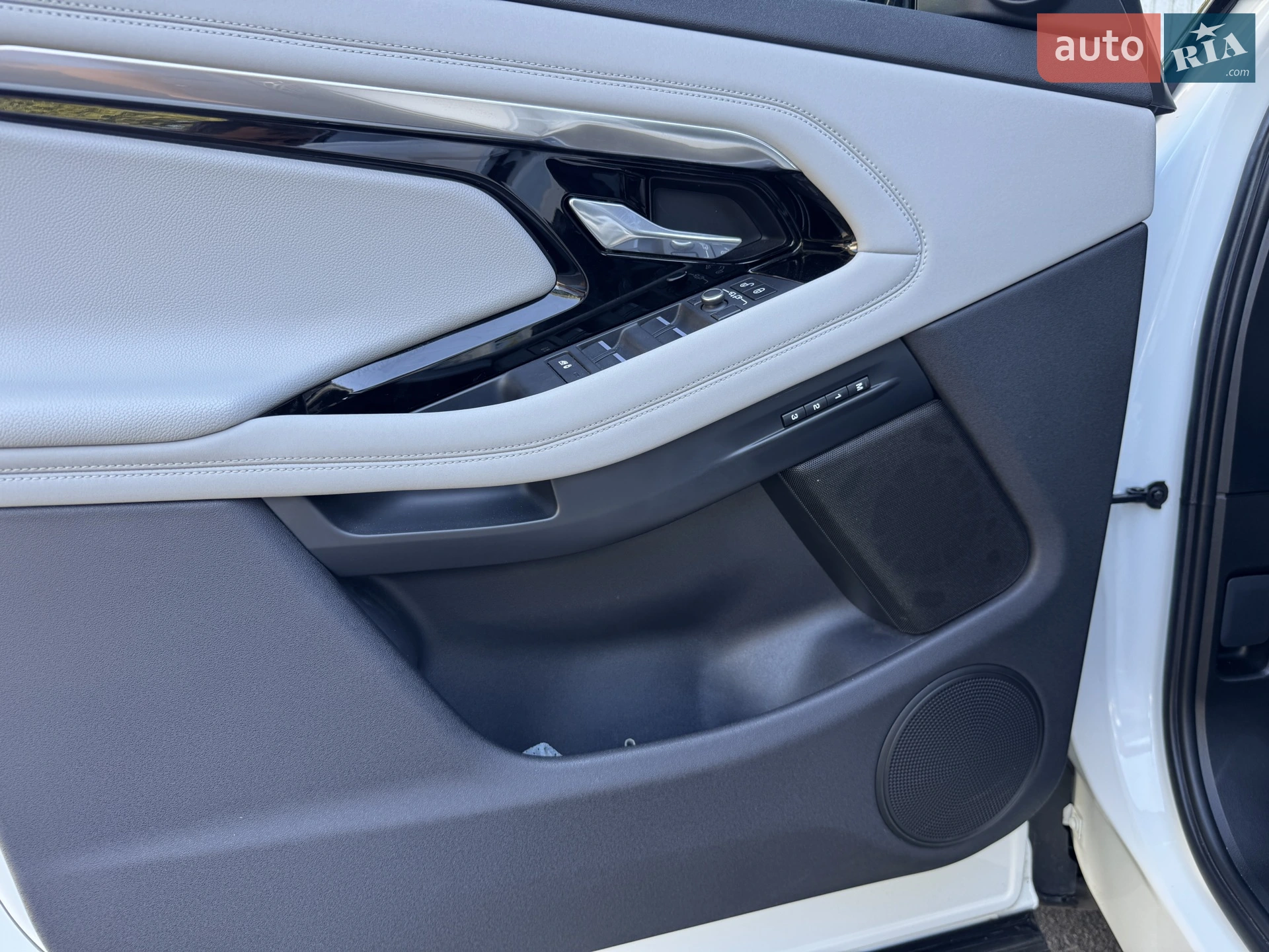 2019 Land Rover Range Rover Evoque - мініатюра 36