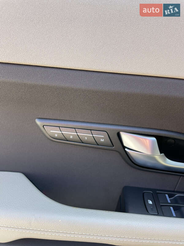 Позашляховик / Кросовер Land Rover Range Rover Evoque 2015 в Умані