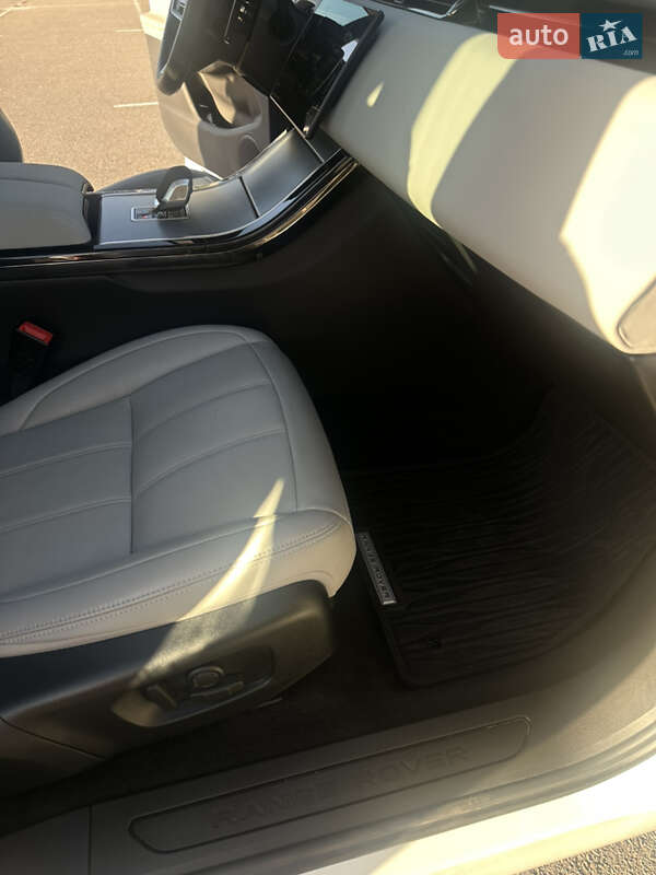Внедорожник / Кроссовер Land Rover Range Rover Evoque 2023 в Киеве