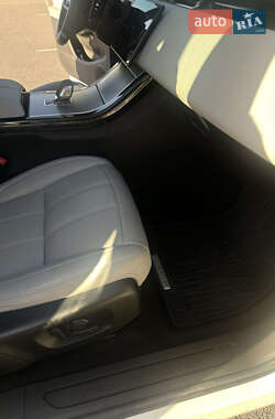 Позашляховик / Кросовер Land Rover Range Rover Evoque 2023 в 