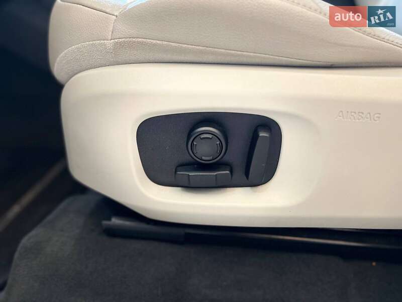 Внедорожник / Кроссовер Land Rover Range Rover Evoque 2017 в Киеве