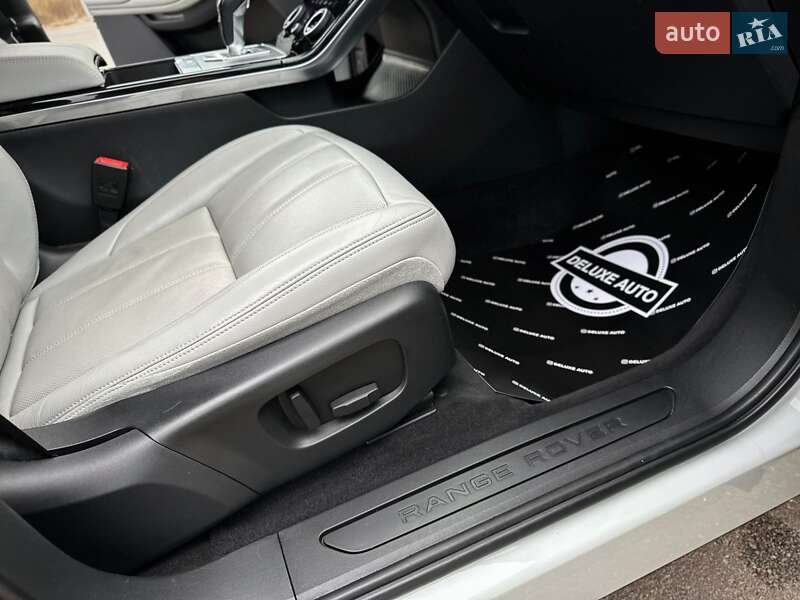 Внедорожник / Кроссовер Land Rover Range Rover Evoque 2019 в Киеве