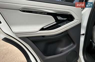 Внедорожник / Кроссовер Land Rover Range Rover Evoque 2019 в 