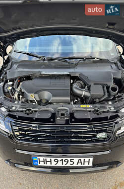 Позашляховик / Кросовер Land Rover Range Rover Evoque 2024 в 