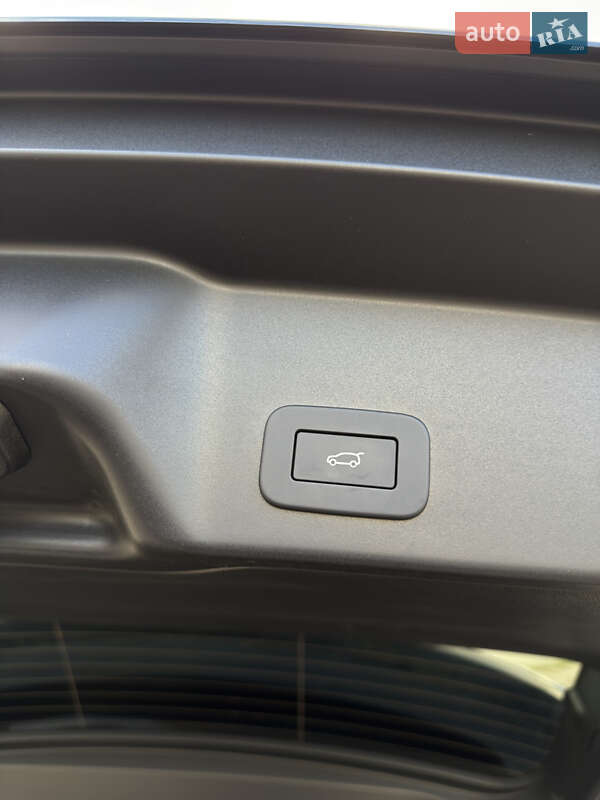 Внедорожник / Кроссовер Land Rover Range Rover Evoque 2024 в Одессе