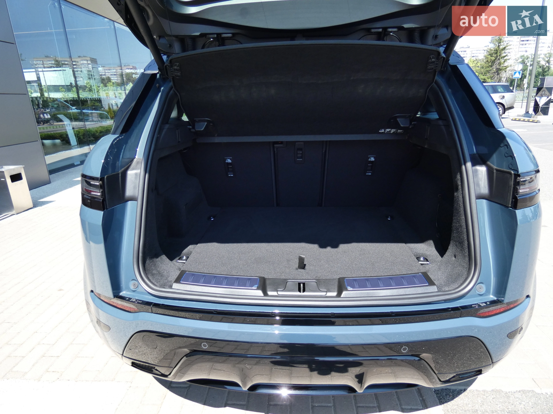 2025 Land Rover Range Rover Evoque - мініатюра 25