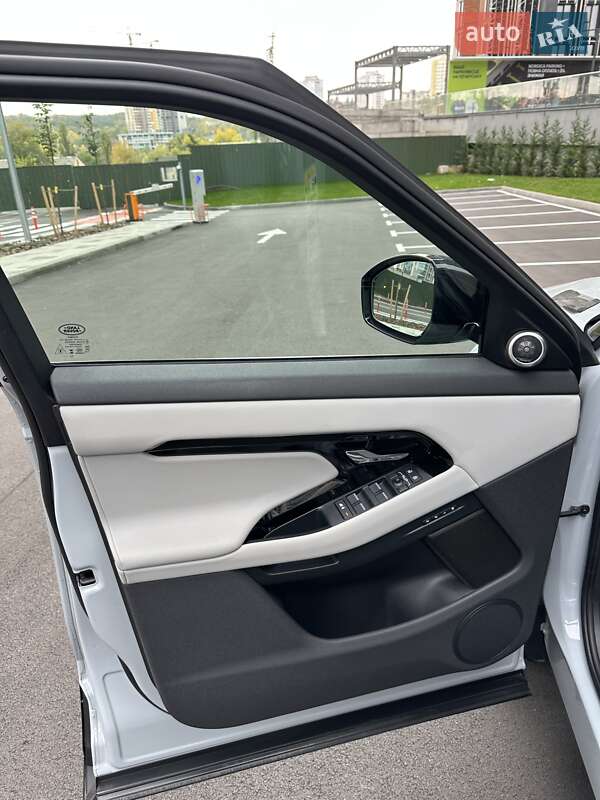 Внедорожник / Кроссовер Land Rover Range Rover Evoque 2023 в Киеве