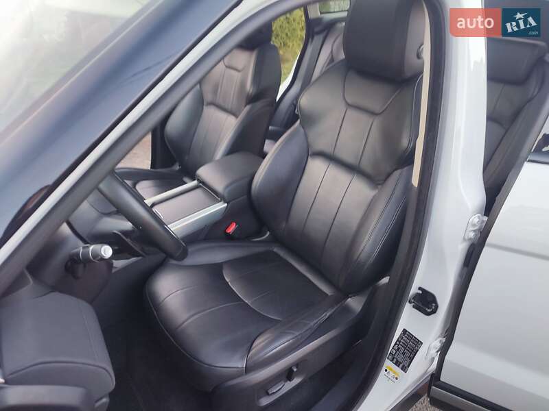 Внедорожник / Кроссовер Land Rover Range Rover Evoque 2016 в Киеве фото 29 Внедорожник / Кроссовер Land Rover Range Rover Evoque 2016 в Киеве