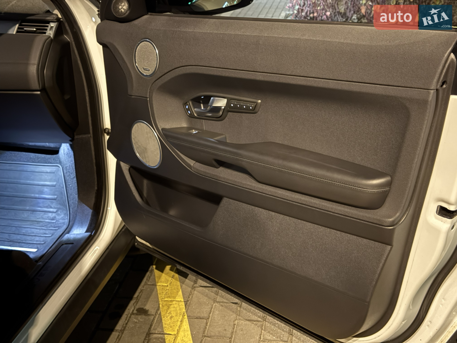 2011 Land Rover Range Rover Evoque - мініатюра 20