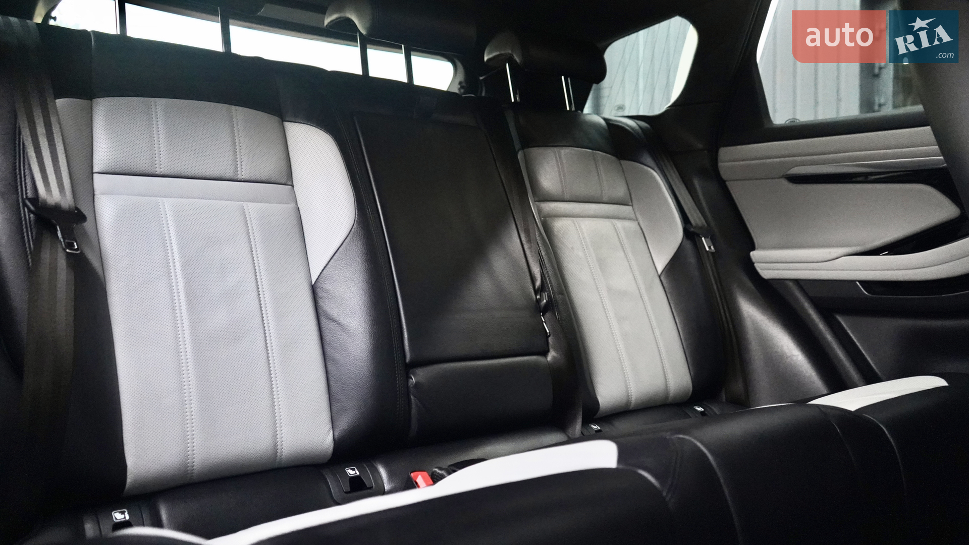 2019 Land Rover Range Rover Evoque - мініатюра 47