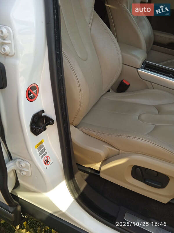 Позашляховик / Кросовер Land Rover Range Rover Evoque 2014 в Козові фото 24 Позашляховик / Кросовер Land Rover Range Rover Evoque 2014 в Козові