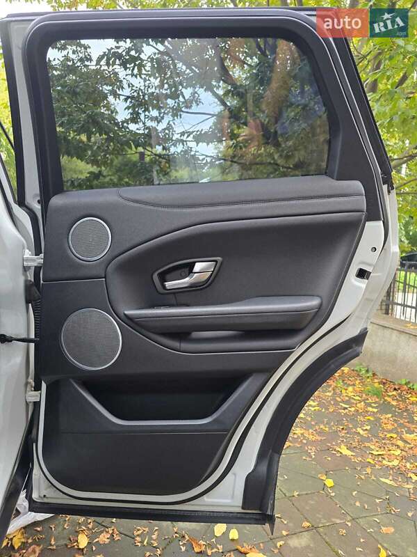 Внедорожник / Кроссовер Land Rover Range Rover Evoque 2016 в Черновцах