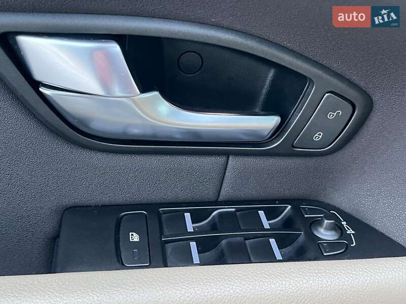 Внедорожник / Кроссовер Land Rover Range Rover Evoque 2016 в Львове