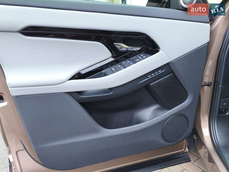 Внедорожник / Кроссовер Land Rover Range Rover Evoque 2023 в Киеве