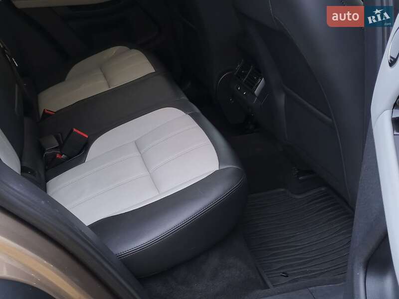 Внедорожник / Кроссовер Land Rover Range Rover Evoque 2023 в Киеве