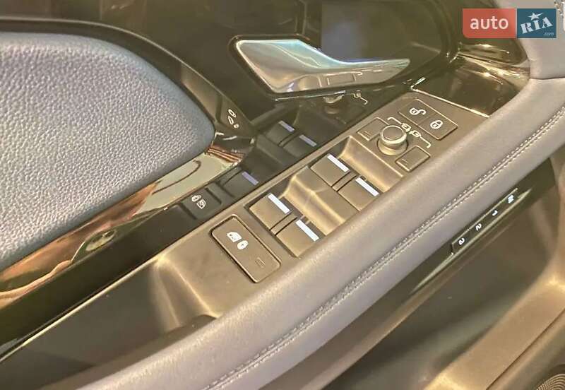 Внедорожник / Кроссовер Land Rover Range Rover Evoque 2019 в Киеве