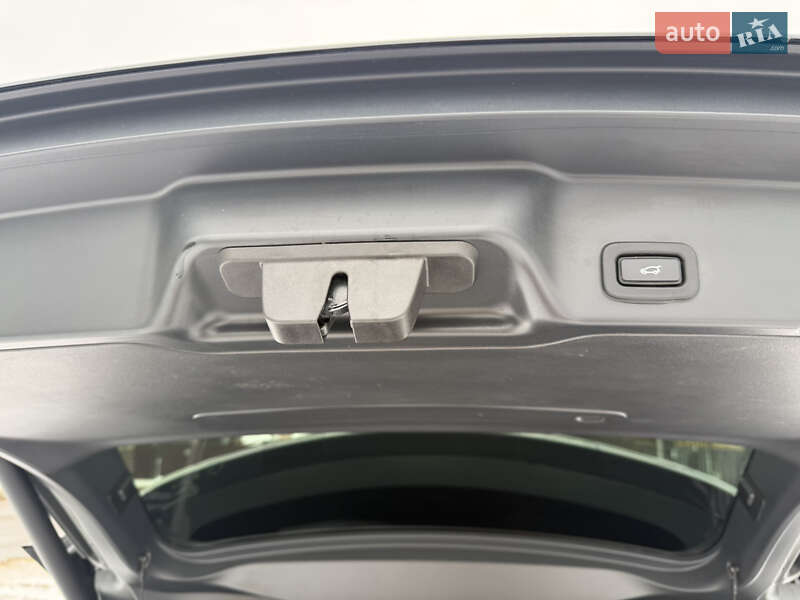 Внедорожник / Кроссовер Land Rover Range Rover Evoque 2019 в Киеве