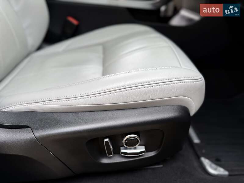 Внедорожник / Кроссовер Land Rover Range Rover Evoque 2021 в Одессе