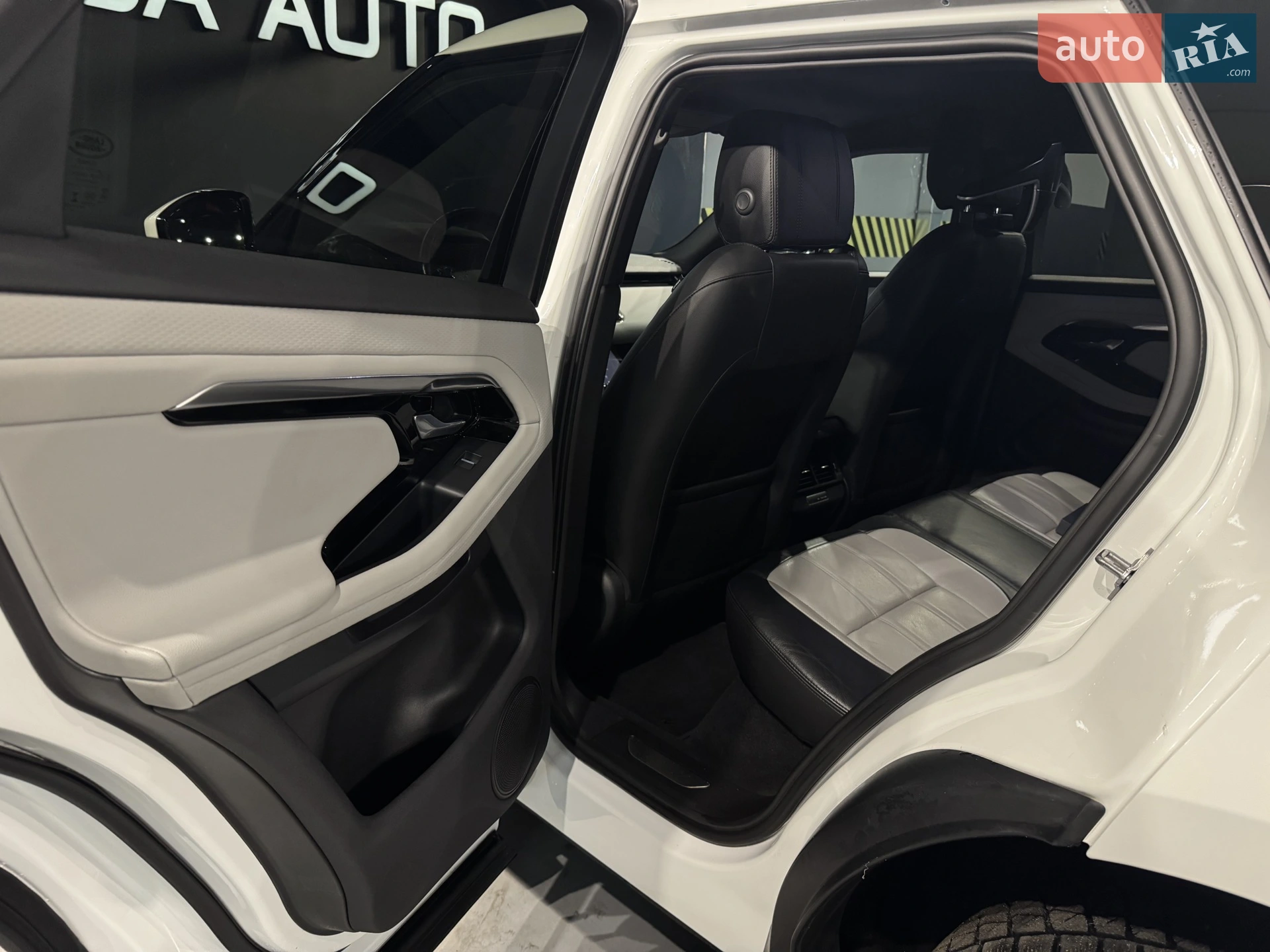 2020 Land Rover Range Rover Evoque - мініатюра 16