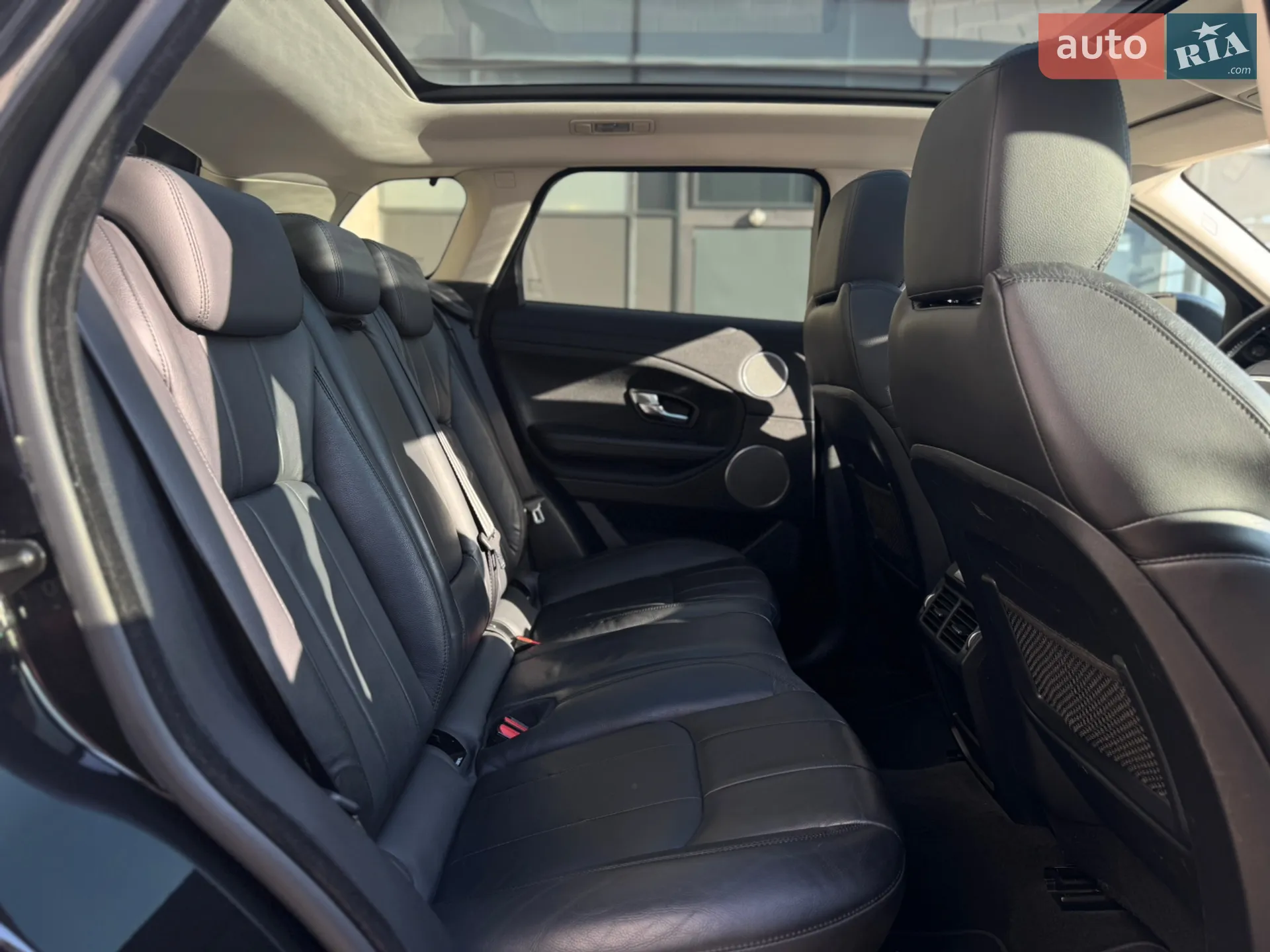 2016 Land Rover Range Rover Evoque - мініатюра 28