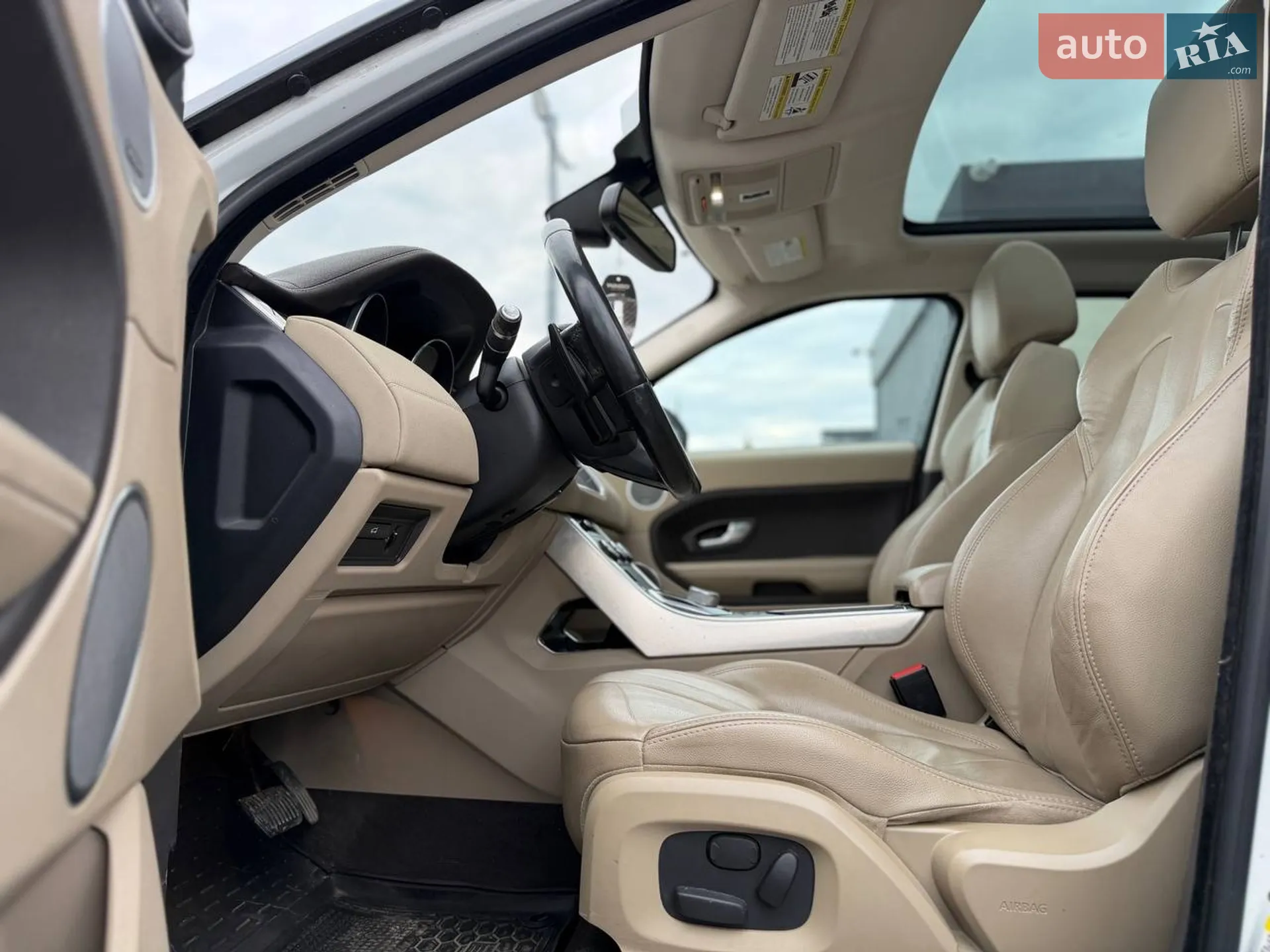 2015 Land Rover Range Rover Evoque - мініатюра 18