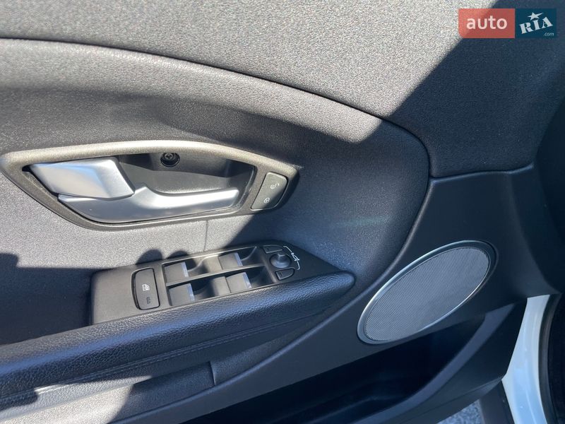 Позашляховик / Кросовер Land Rover Range Rover Evoque 2017 в Києві