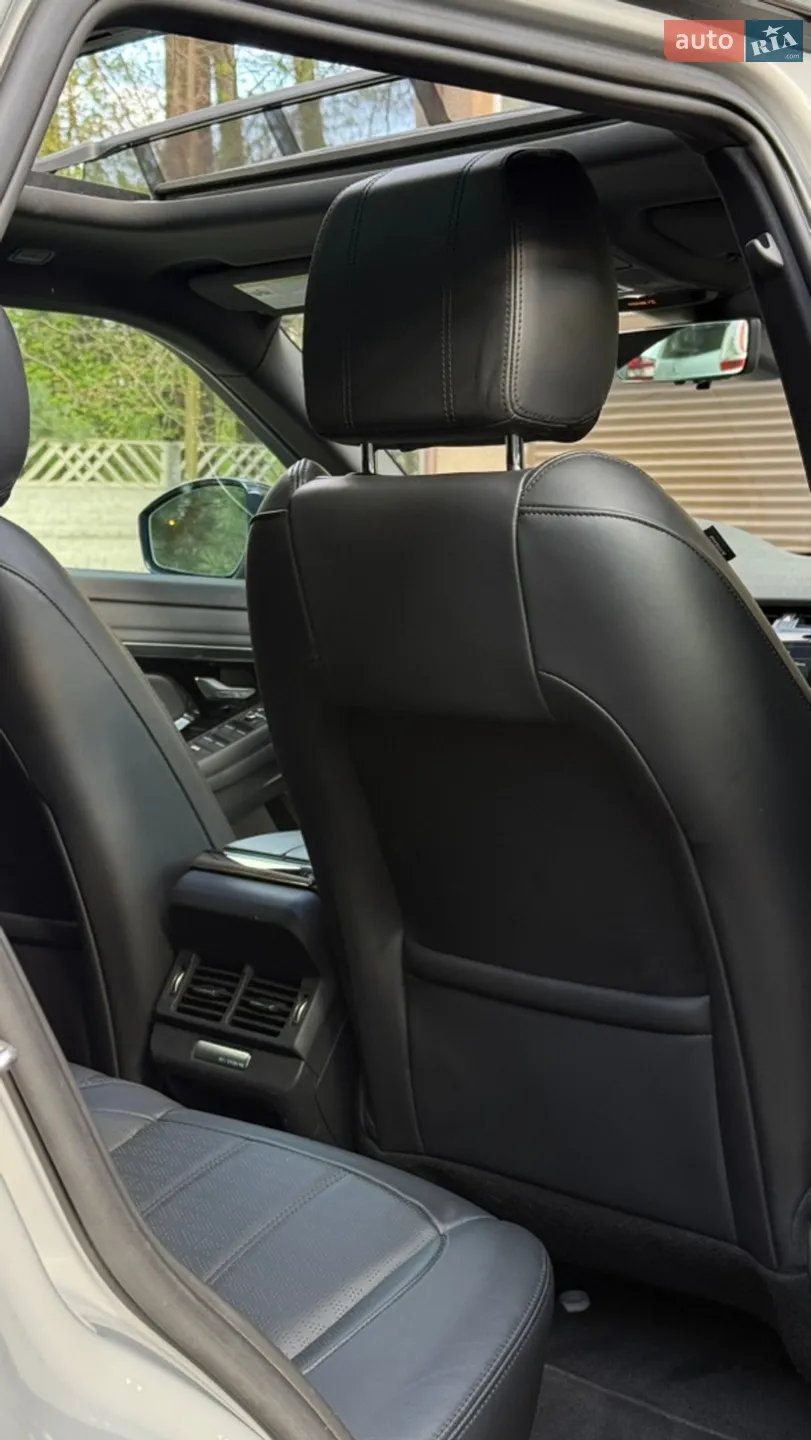 2019 Land Rover Range Rover Evoque - мініатюра 21