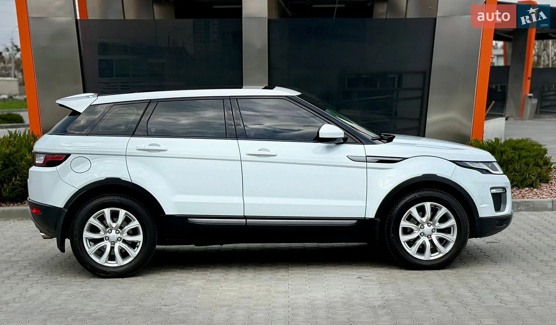 2017 Land Rover Range Rover Evoque - мініатюра 15