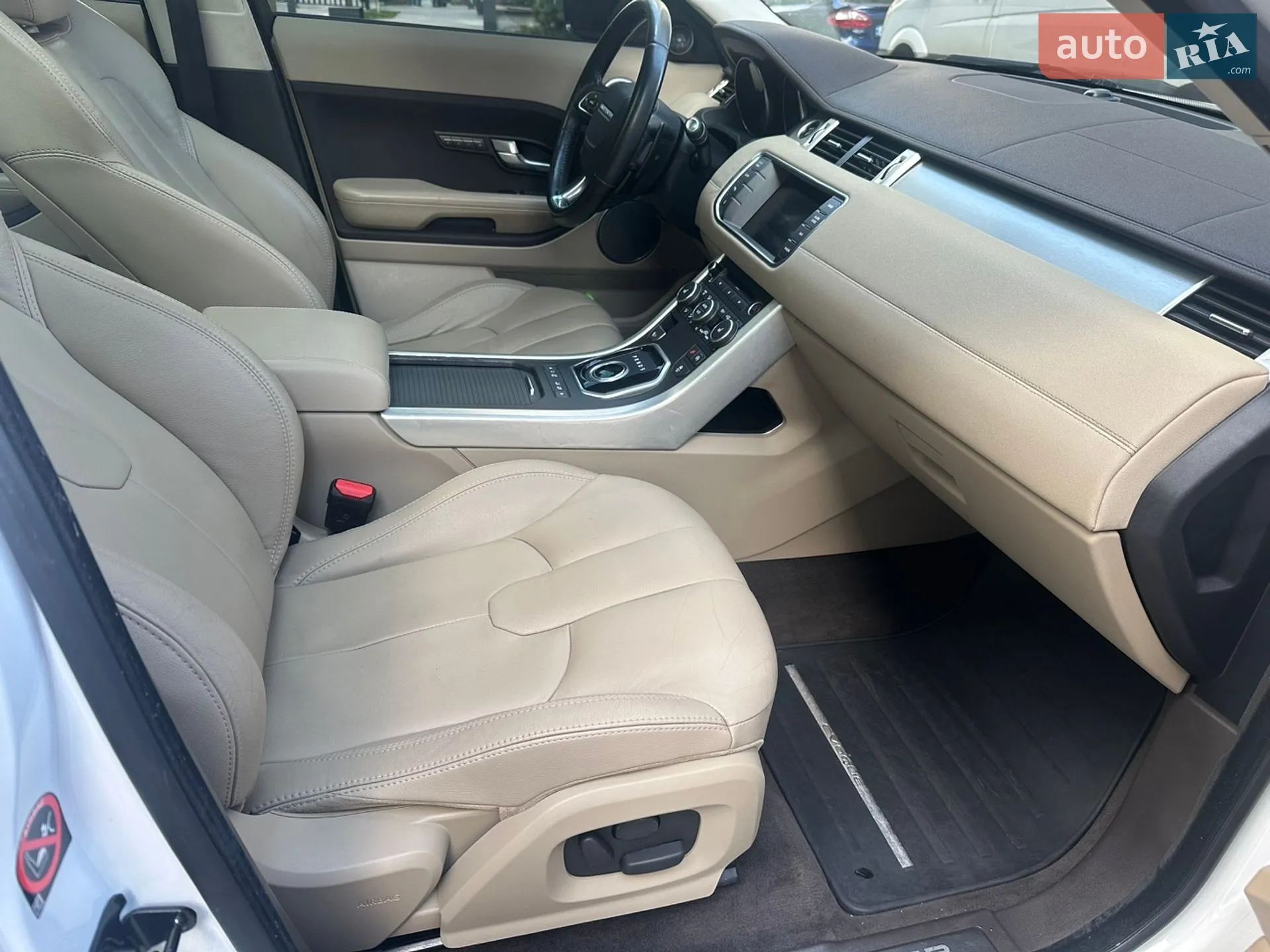 2015 Land Rover Range Rover Evoque - мініатюра 28