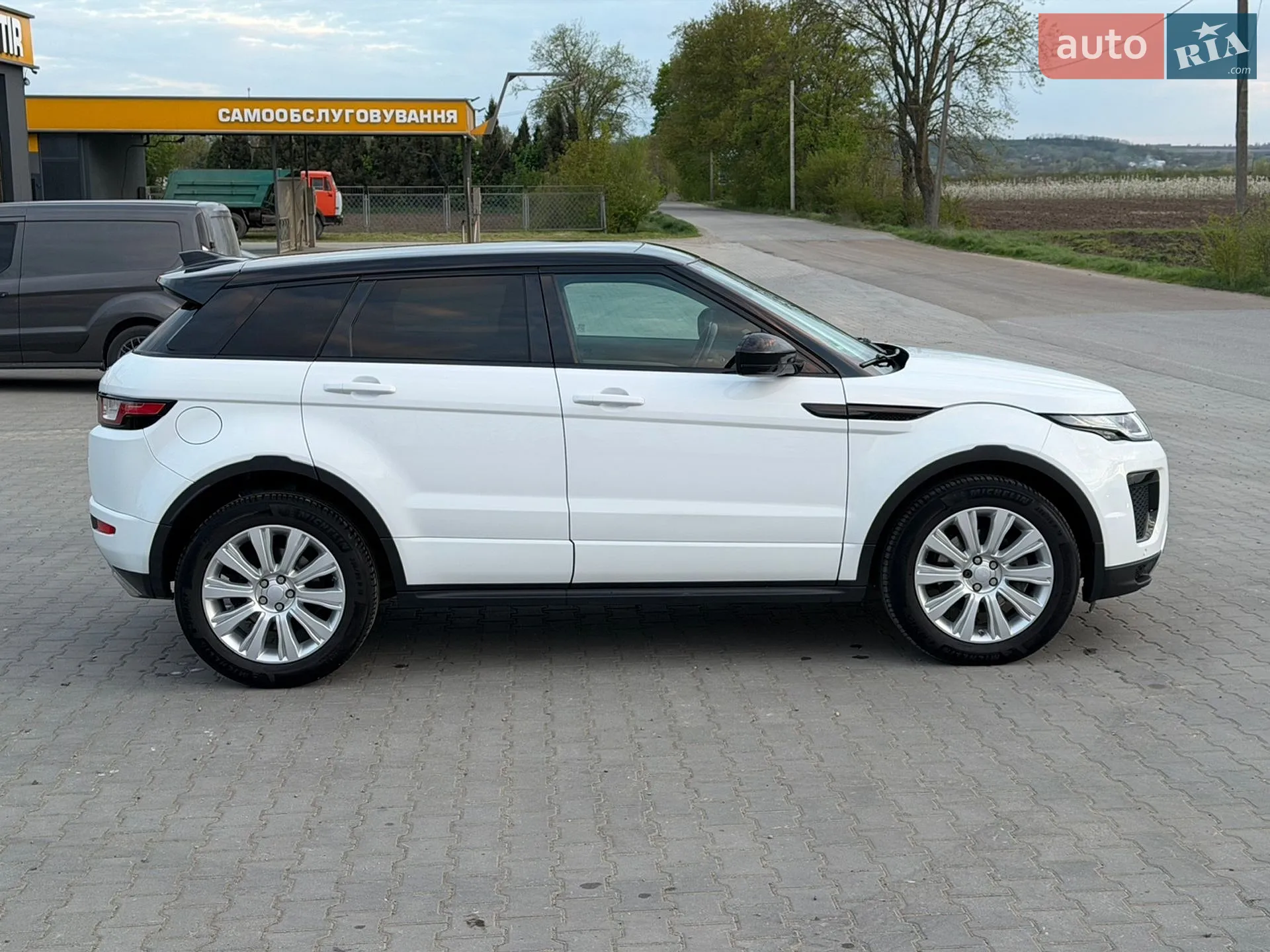 2017 Land Rover Range Rover Evoque - мініатюра 12