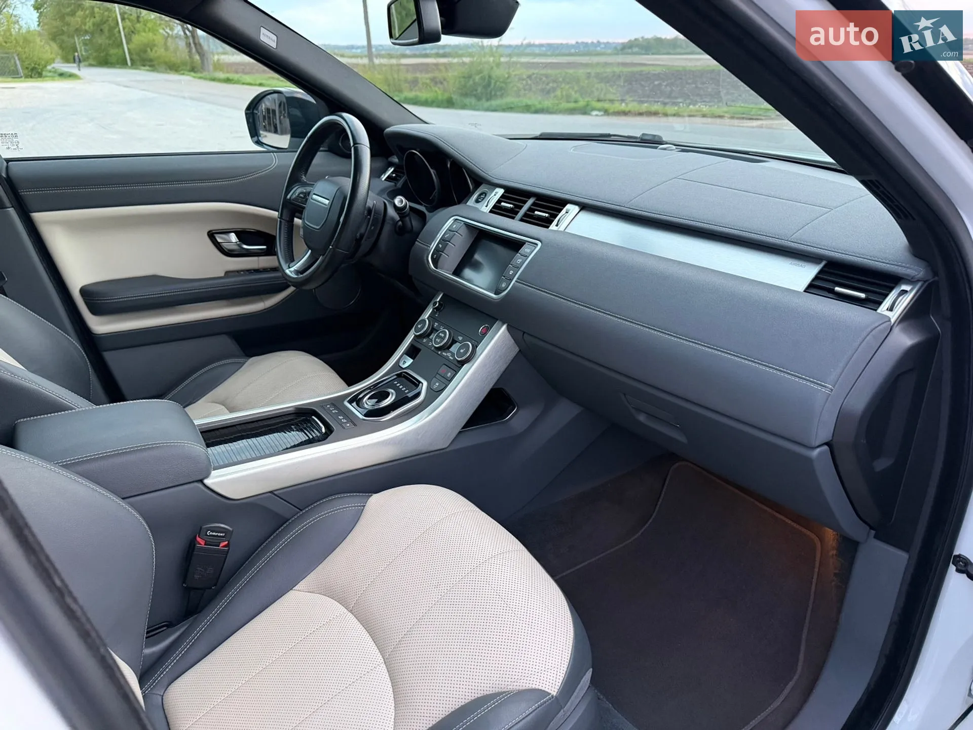 2017 Land Rover Range Rover Evoque - мініатюра 15