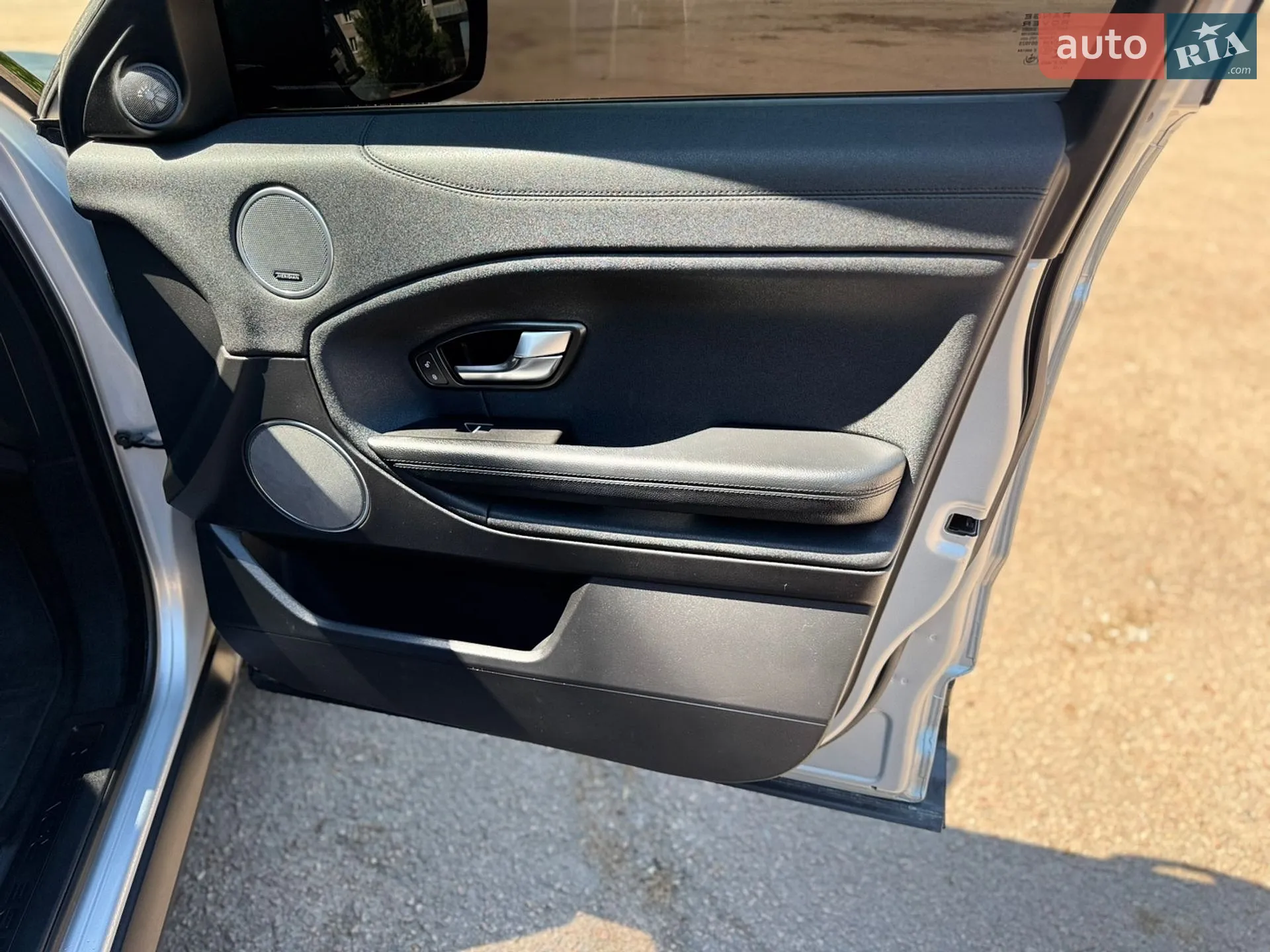 2015 Land Rover Range Rover Evoque - мініатюра 32
