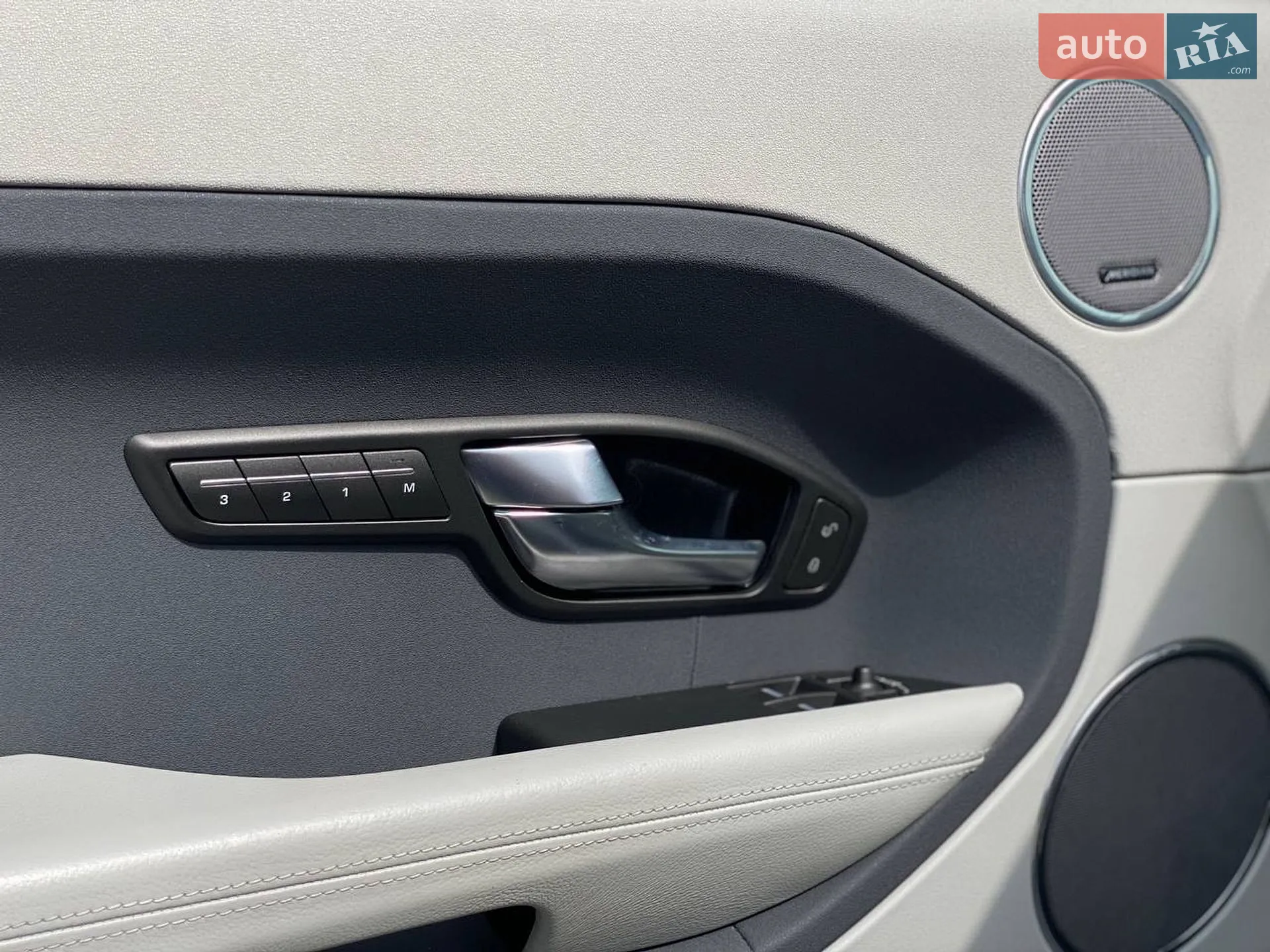 2011 Land Rover Range Rover Evoque - мініатюра 17