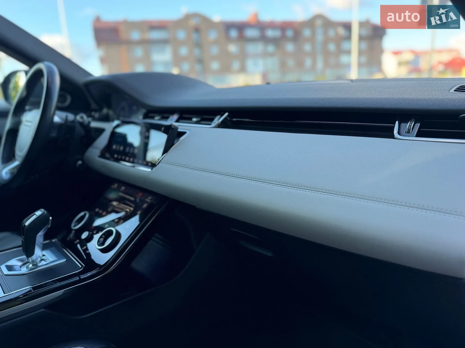 2019 Land Rover Range Rover Evoque - мініатюра 35