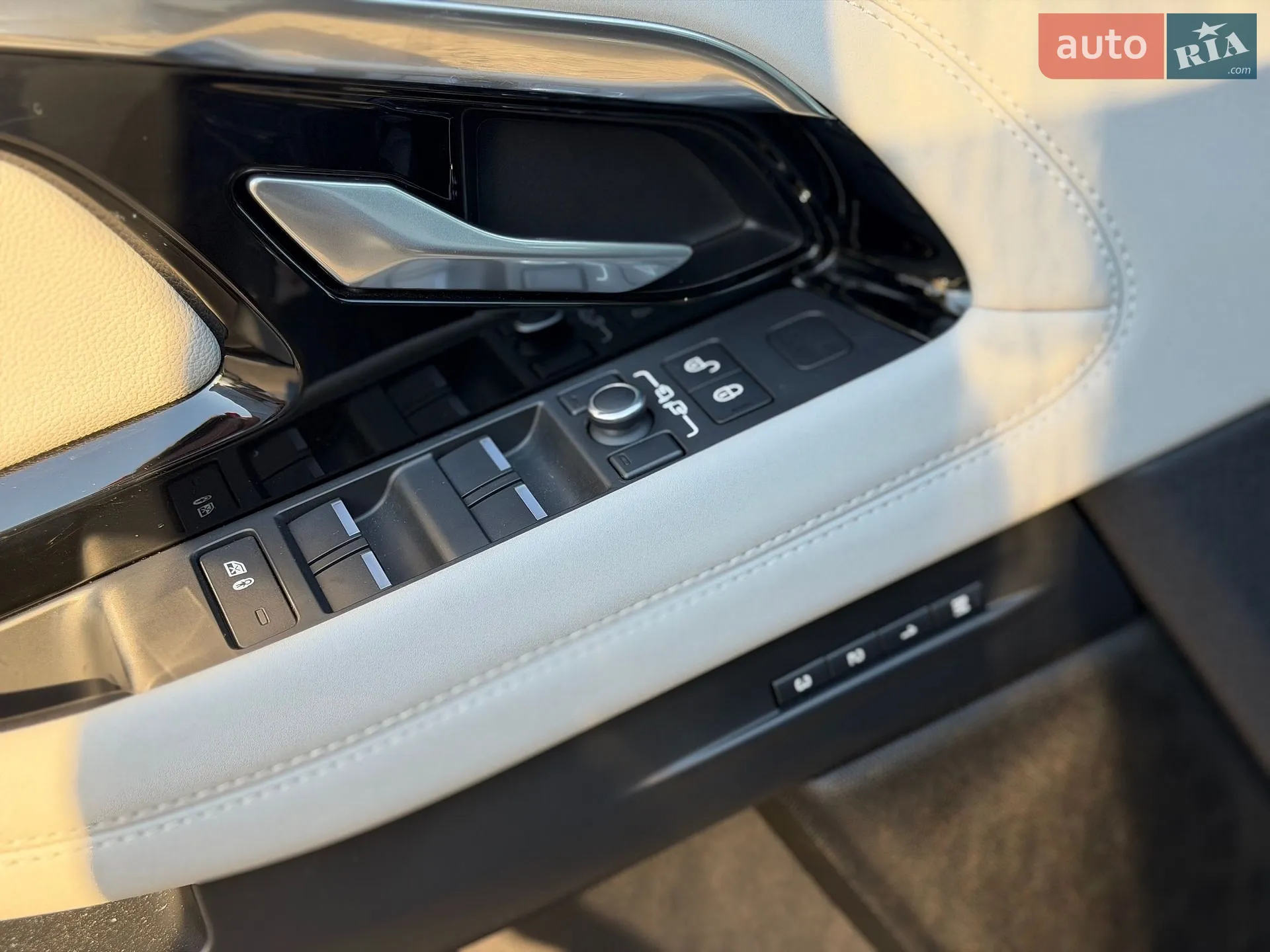 2020 Land Rover Range Rover Evoque - мініатюра 25