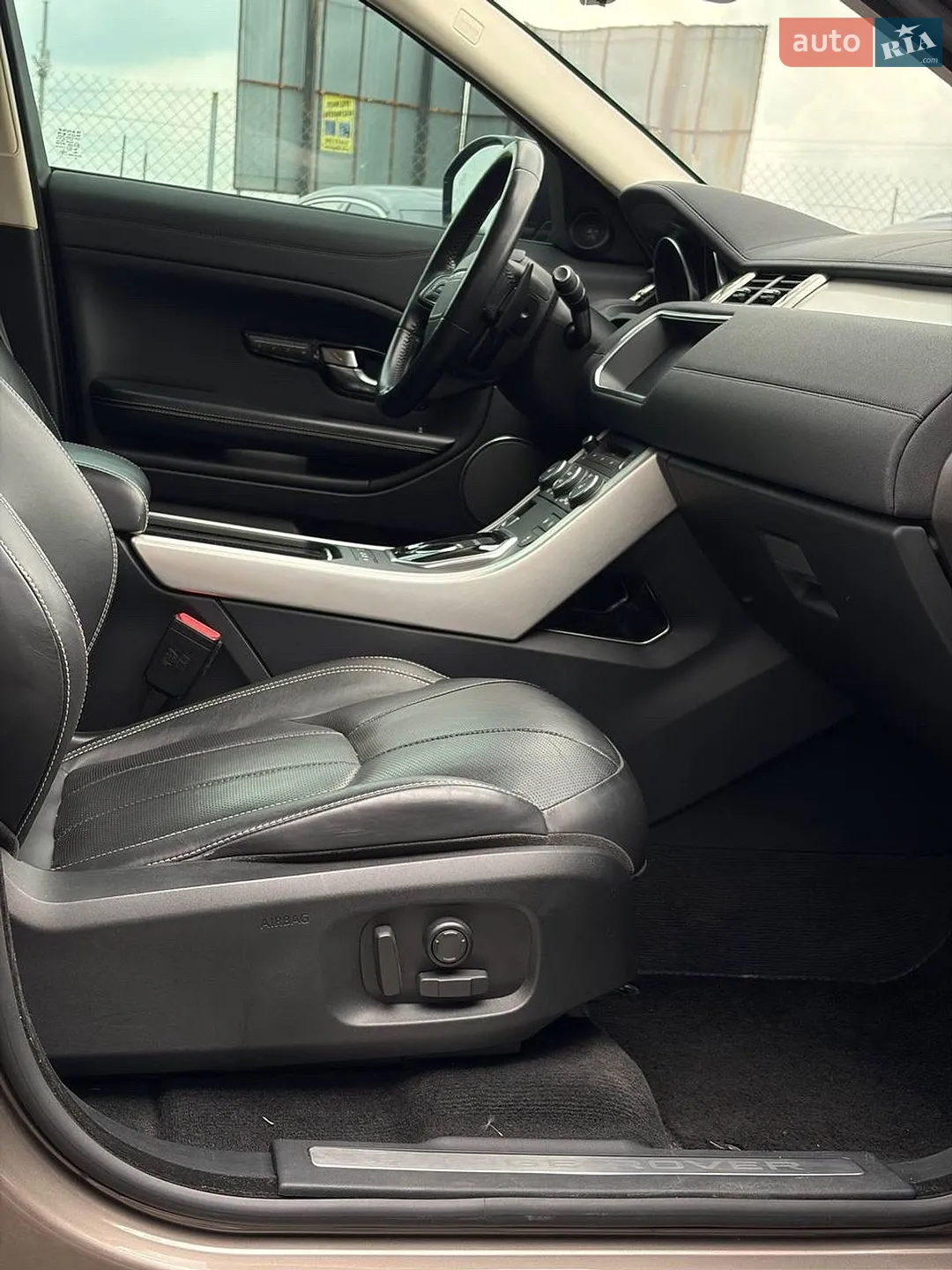 2016 Land Rover Range Rover Evoque - мініатюра 26