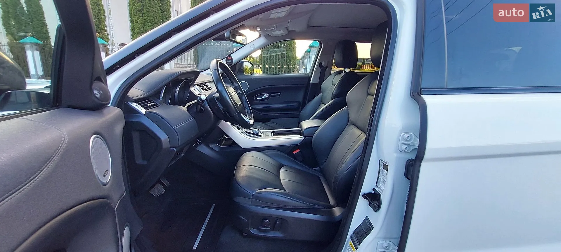 2016 Land Rover Range Rover Evoque - мініатюра 28