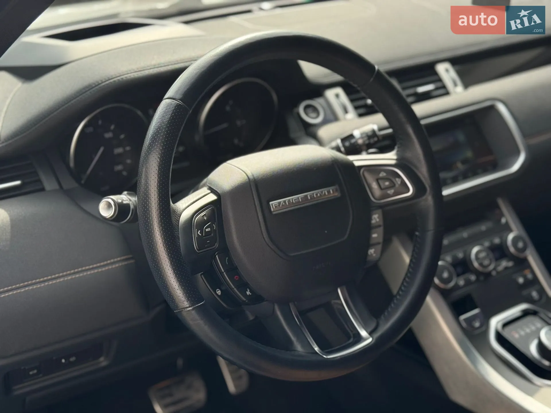 2017 Land Rover Range Rover Evoque - мініатюра 28