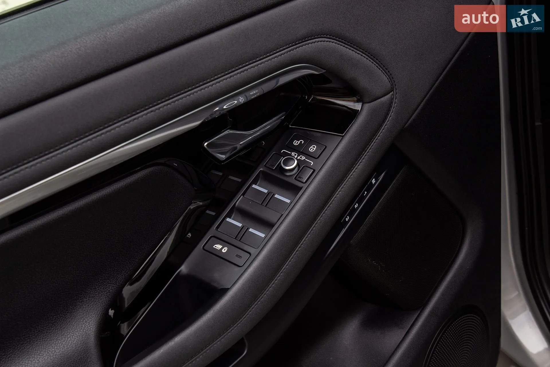 2020 Land Rover Range Rover Evoque - мініатюра 29