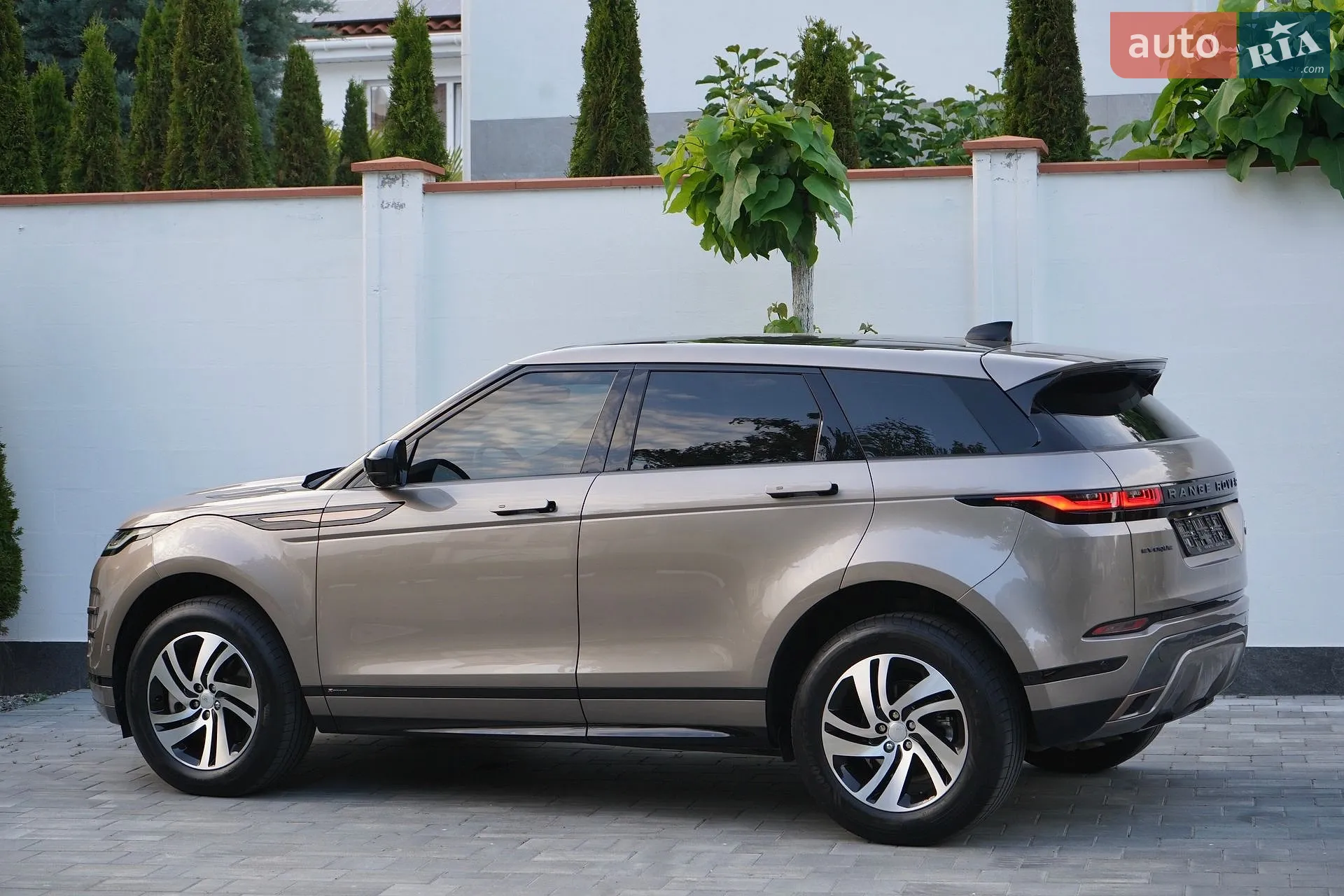2021 Land Rover Range Rover Evoque - мініатюра 27