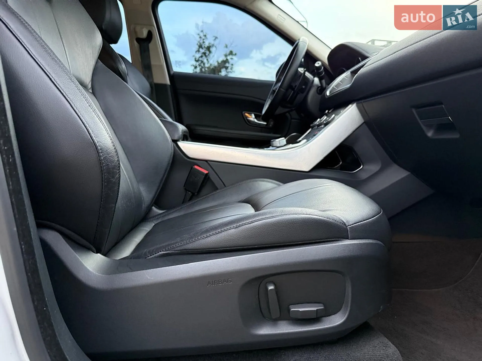 2016 Land Rover Range Rover Evoque - мініатюра 25