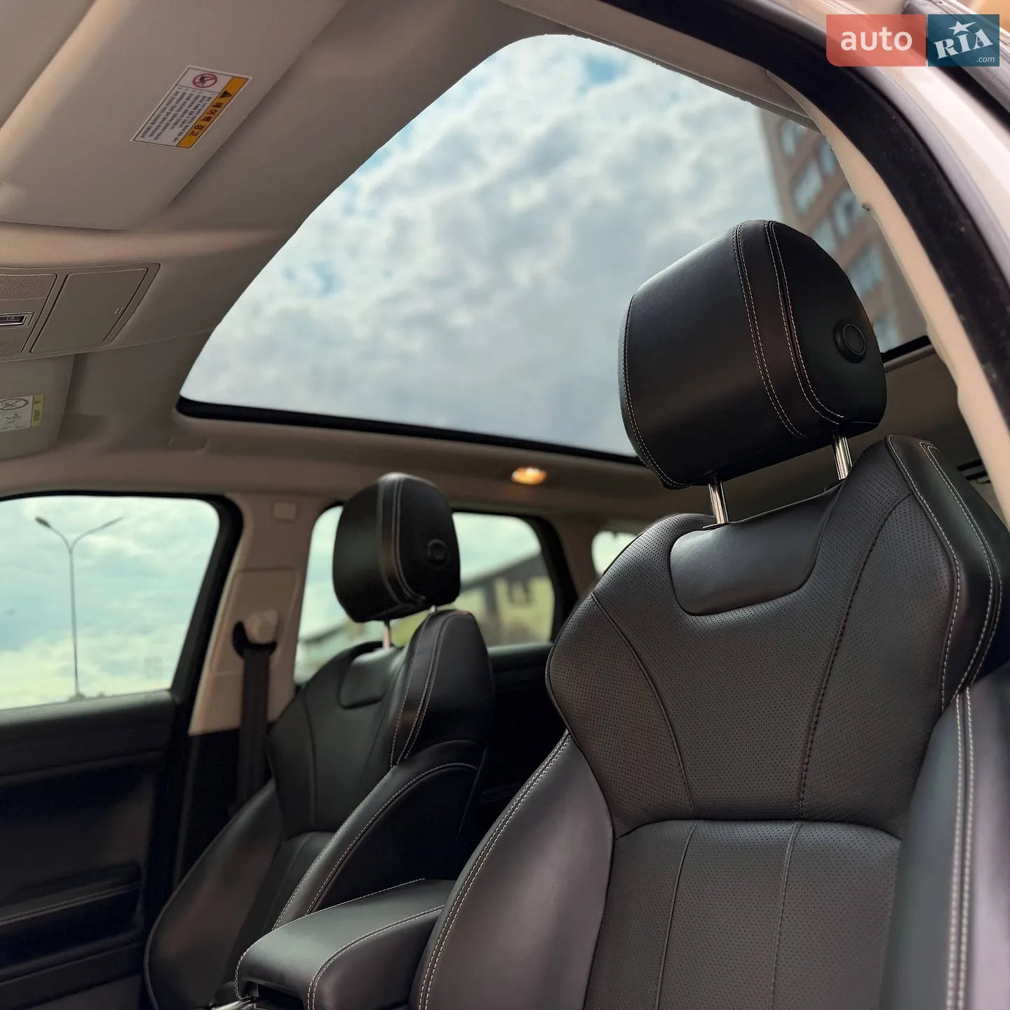 2015 Land Rover Range Rover Evoque - мініатюра 32